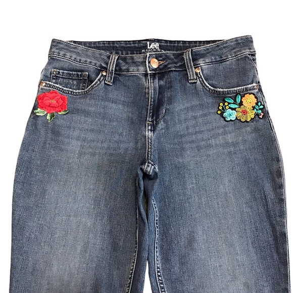 Riders by Lee Women’s Fray Cuff 6 Medium Capri Jeans Embroidered Patches - Picture 2 of 11